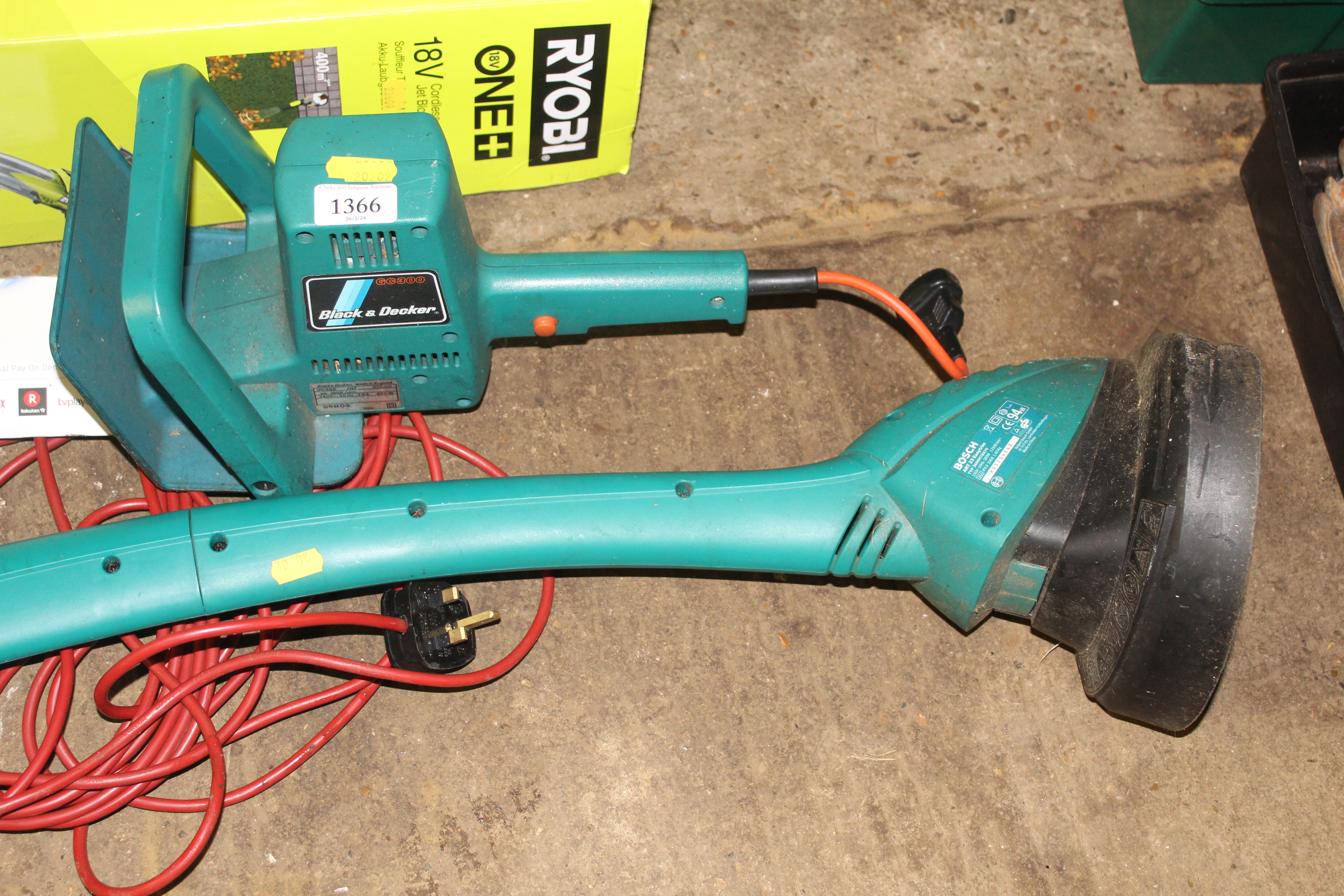 A Bosch ART23 Easy Trim electric strimmer; and a B - Bild 3 aus 3