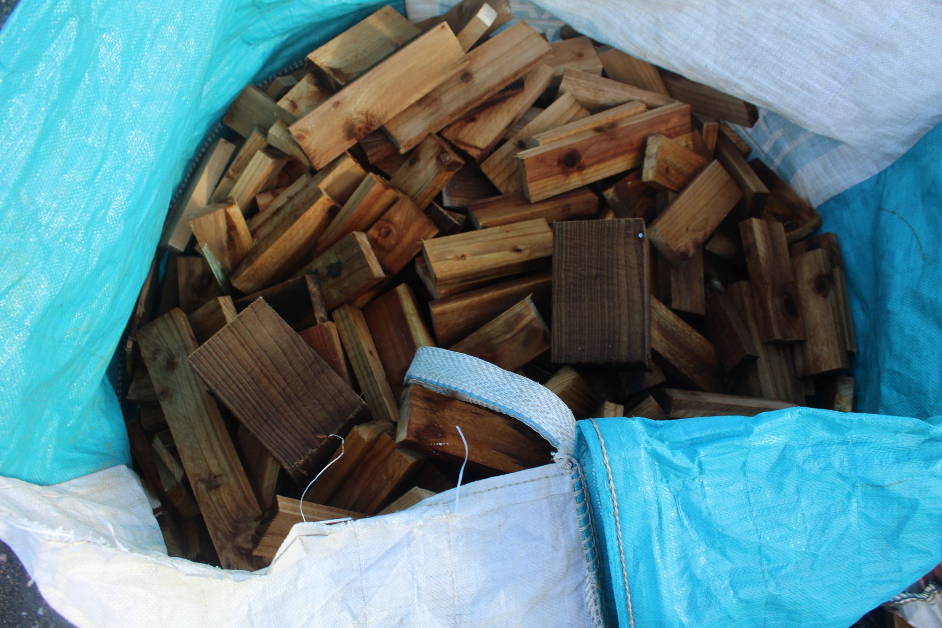 A bag of firewood (This lot is subject to VAT on h - Image 2 of 2