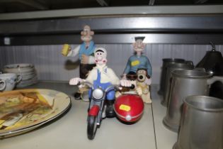 Three novelty figures 'Wallace and Gromit'