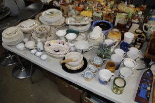 A collection of decorative china to include variou