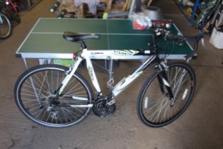 A gents Barracuda Vivante aluminium frame road bike