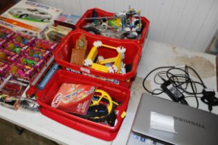 Three buckets of various Knex etc