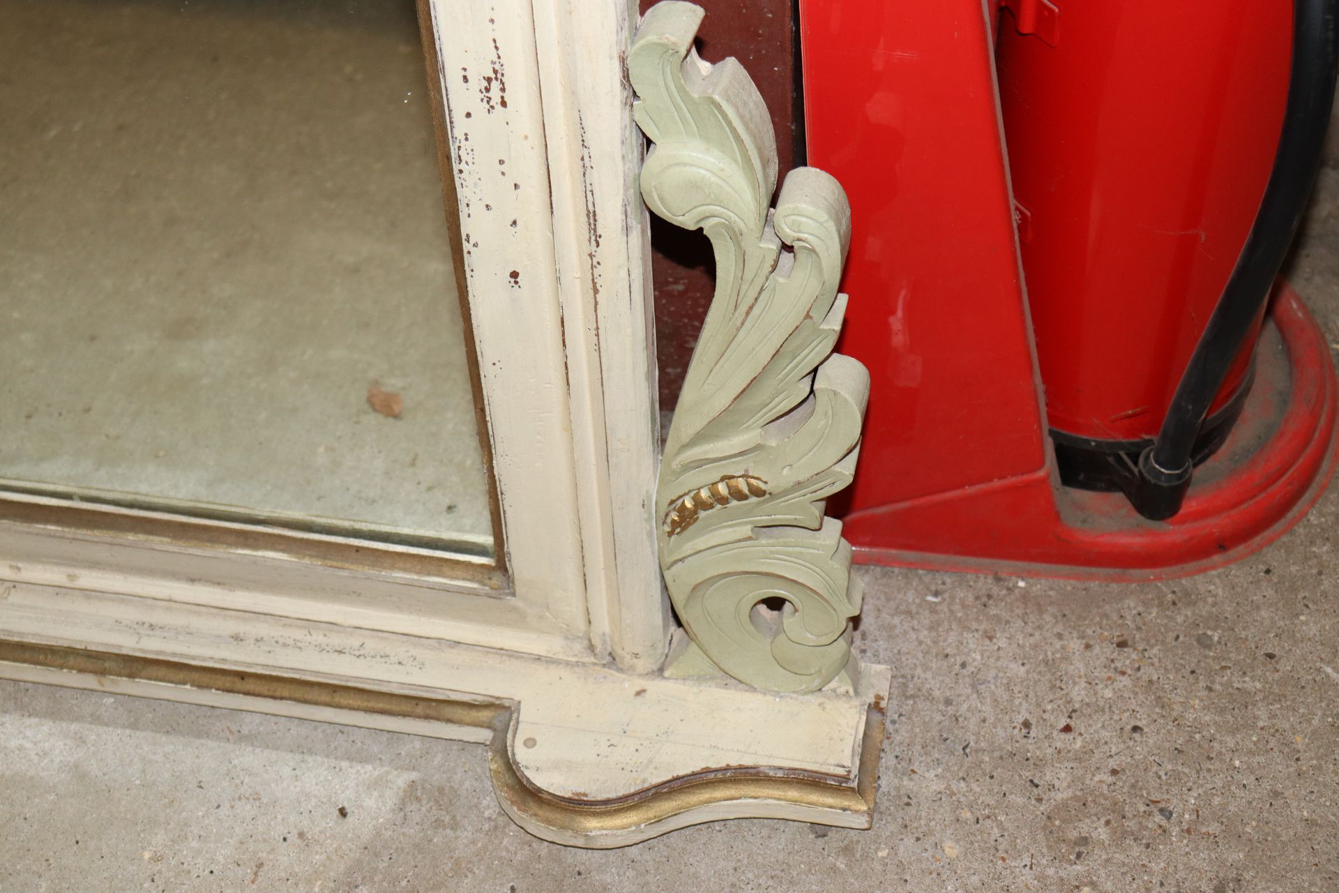 A painted overmantel mirror, measurements in extre - Image 2 of 3