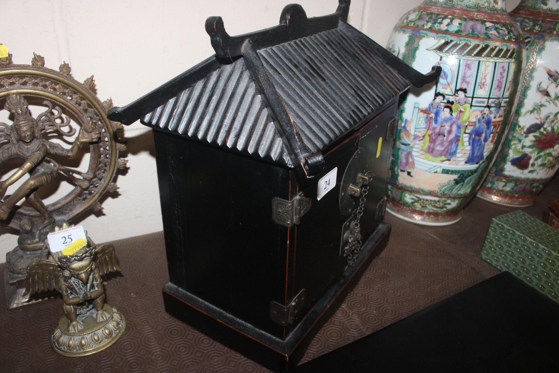 An Oriental lacquered pagoda shaped table top trin - Image 2 of 9