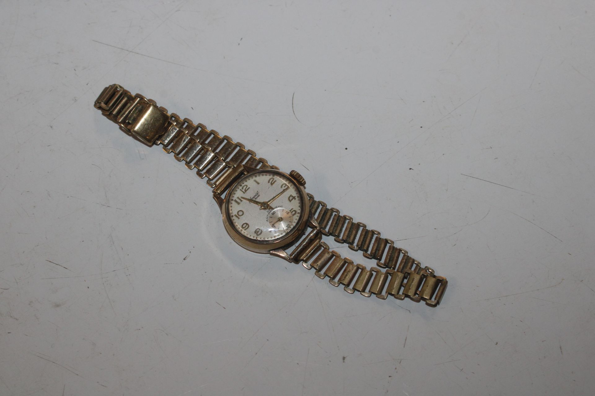 Three 9ct gold cased wrist watches - Image 2 of 12