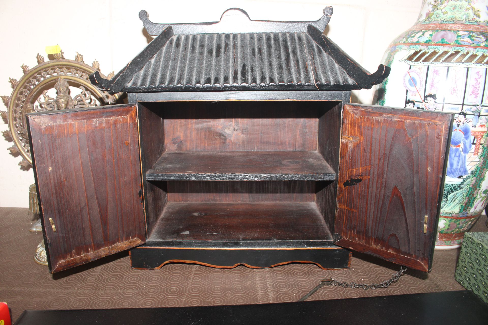 An Oriental lacquered pagoda shaped table top trin - Image 7 of 9