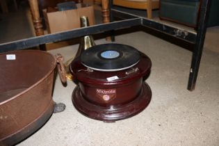 A reproduction gramophone and horn