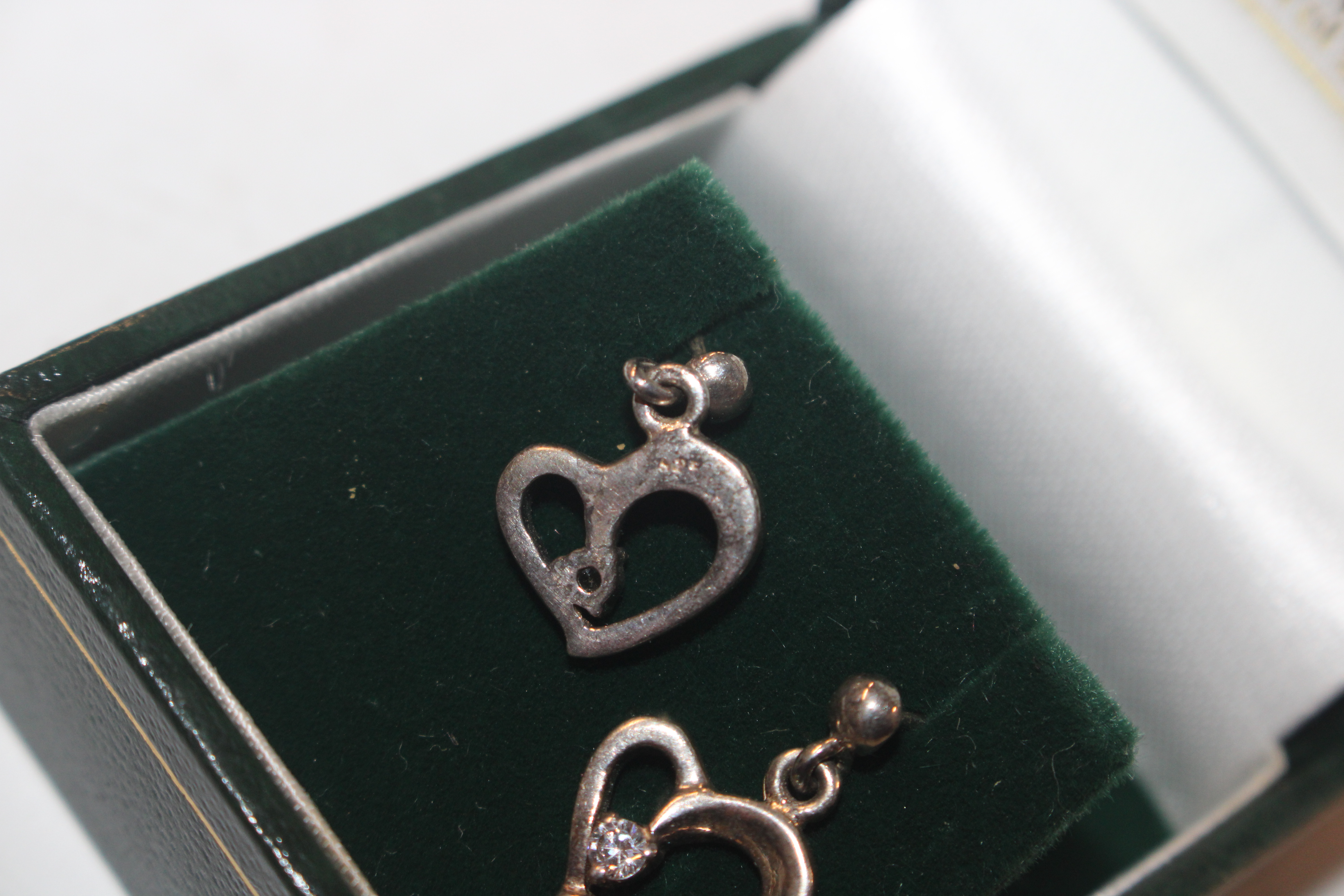 A pair of 925 silver heart shaped ear-rings - Image 2 of 2