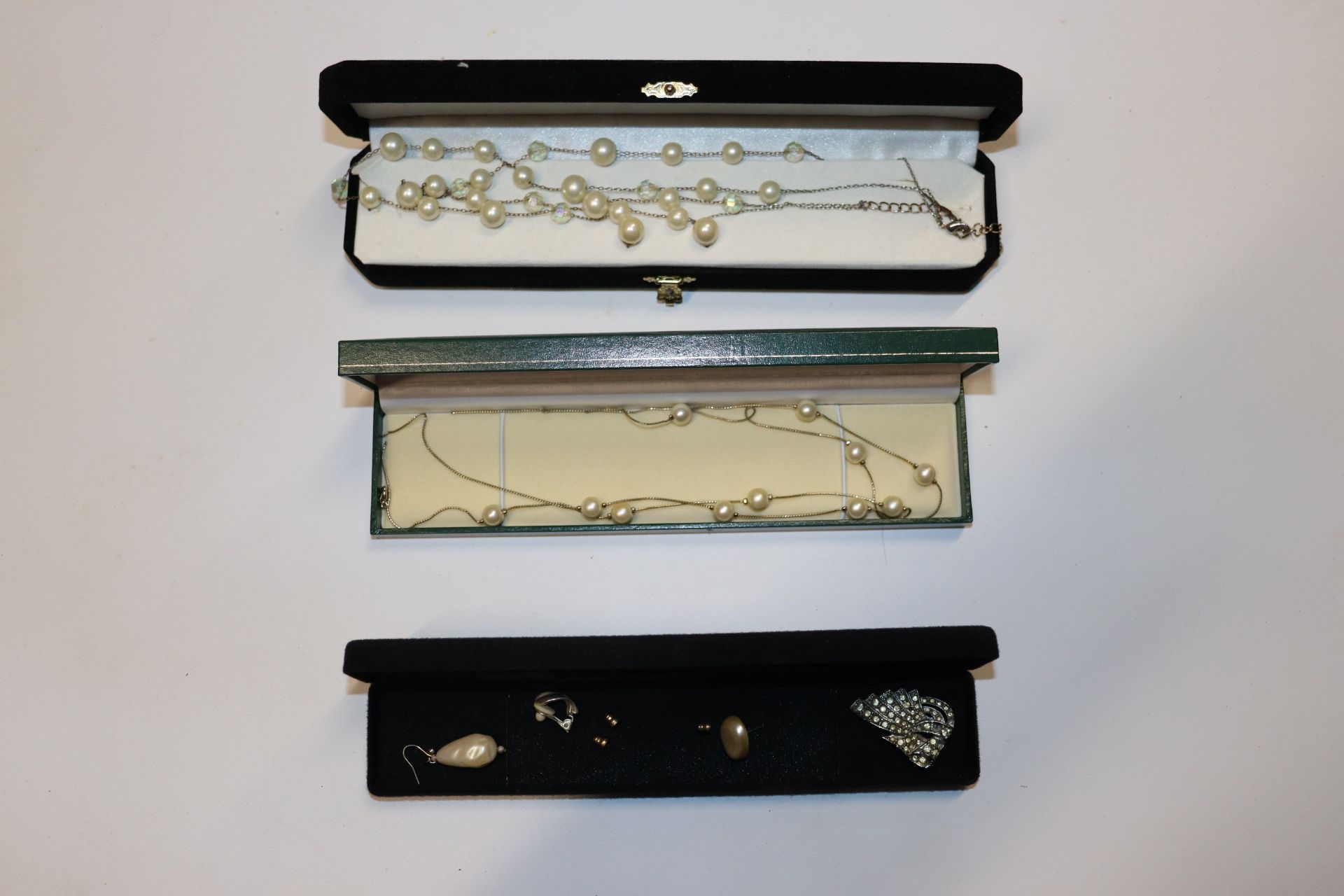 Two boxes of various costume jewellery to include - Image 12 of 14