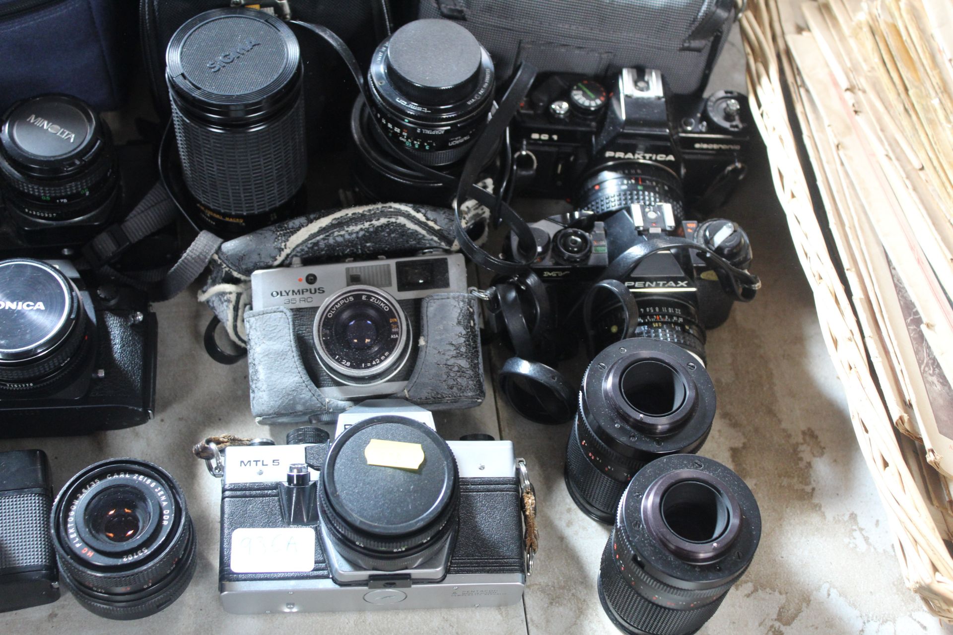 A collection of various cameras to include Praktic - Image 3 of 3