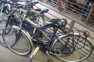 A gent's Dawes Mojave bicycle with front and rear