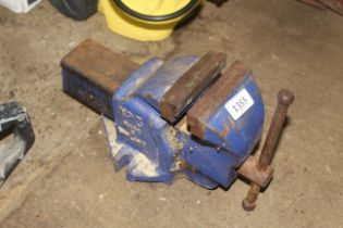 A Record No. 3 4" bench vice