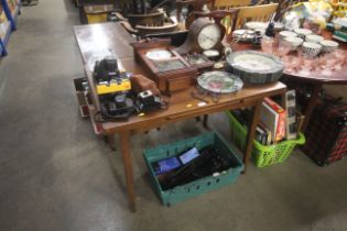 An oak draw leaf dining table