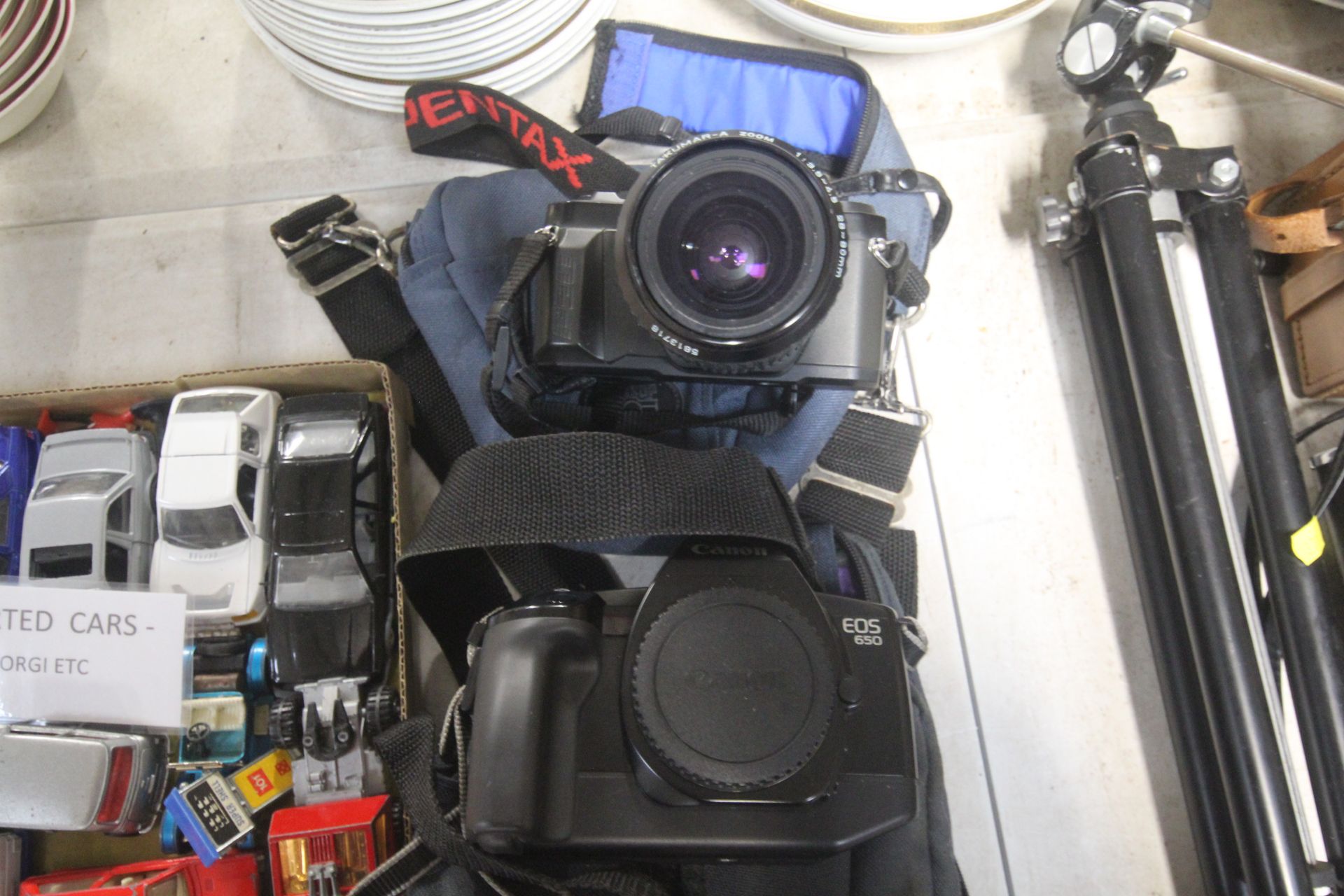A collection of cameras to include Canon and Penta - Image 3 of 3