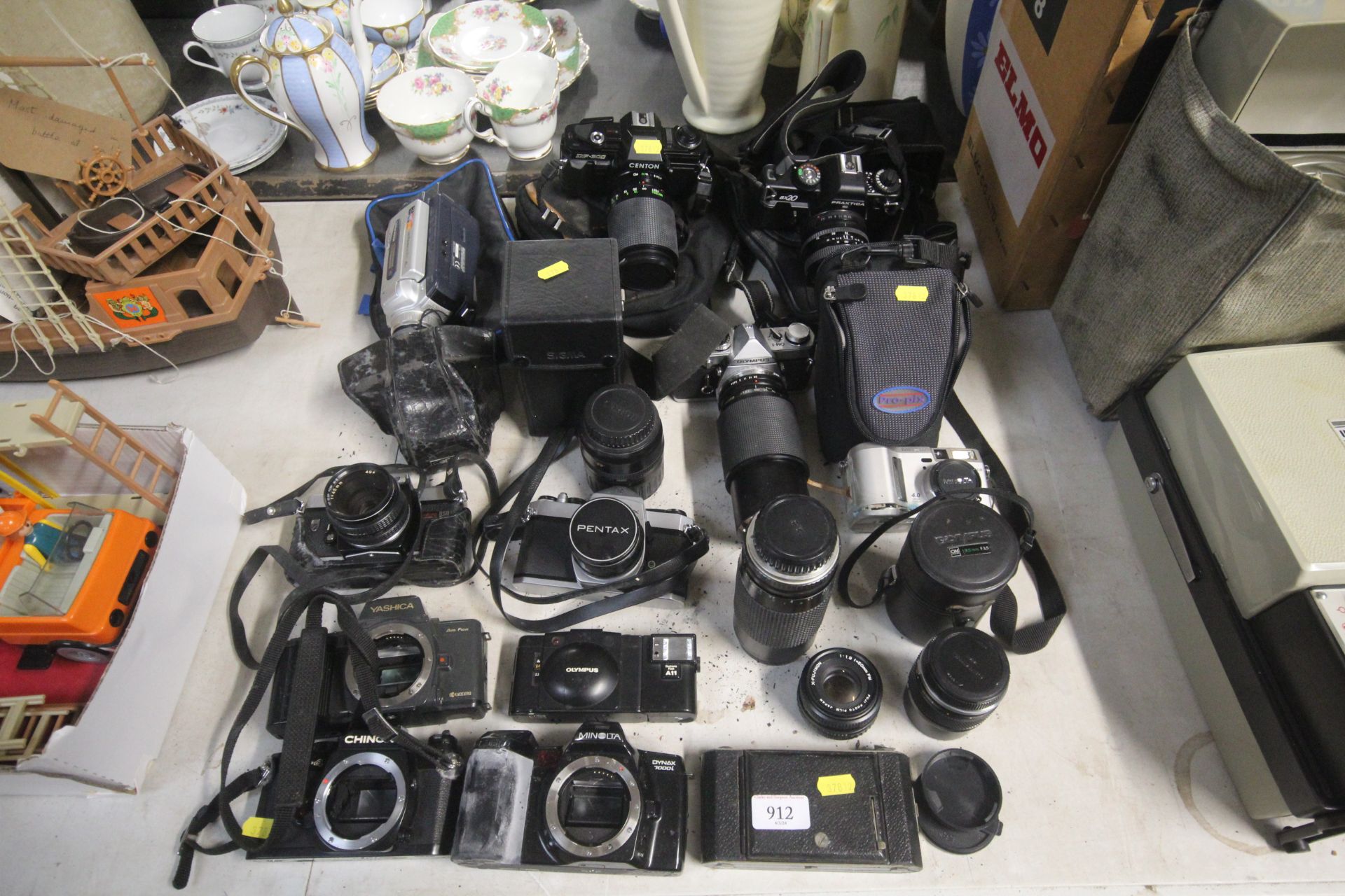 A collection of miscellaneous cameras to include Y