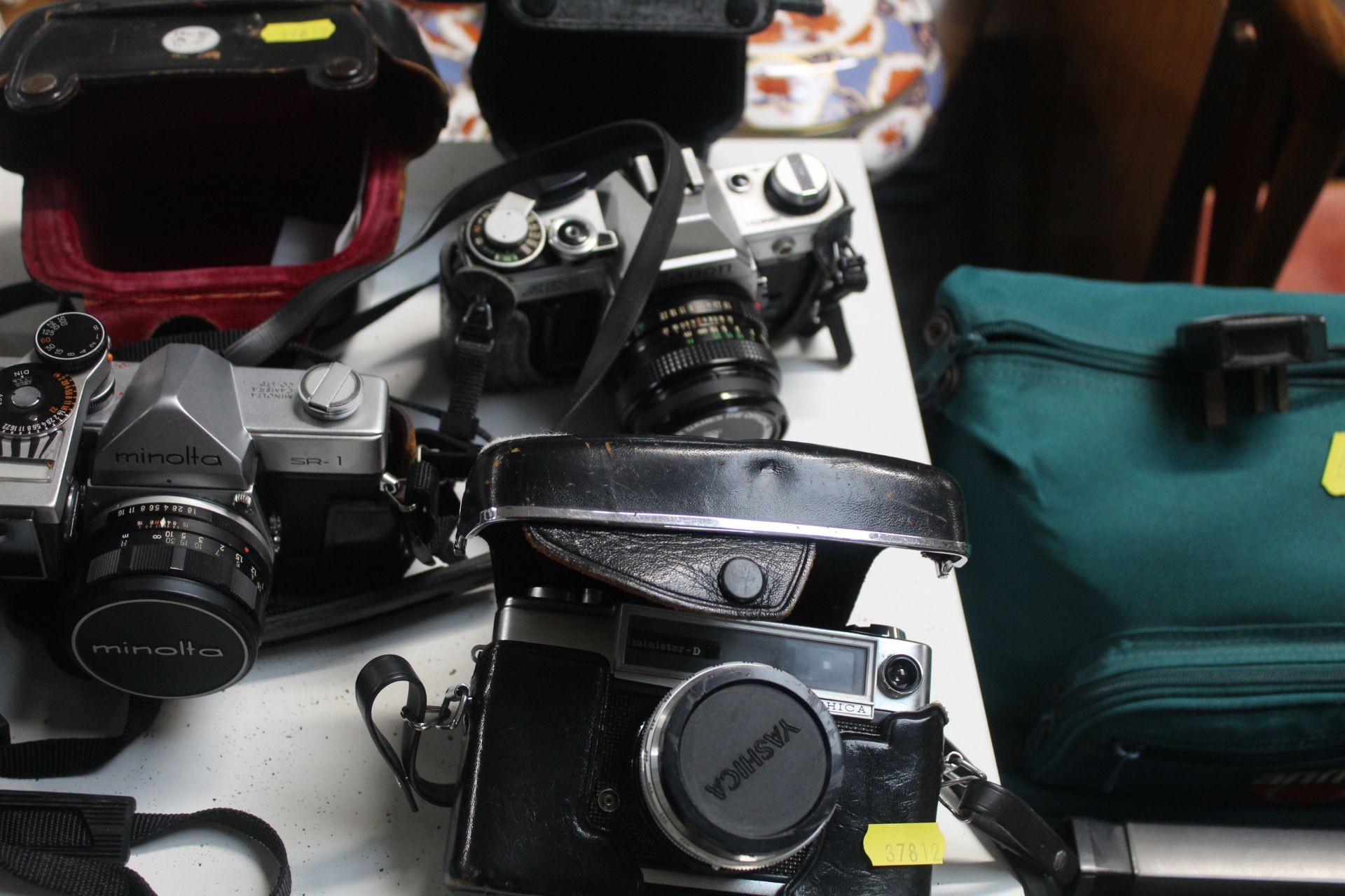 A quantity of cameras to include Canon, Yashica, Practika etc - Image 4 of 4