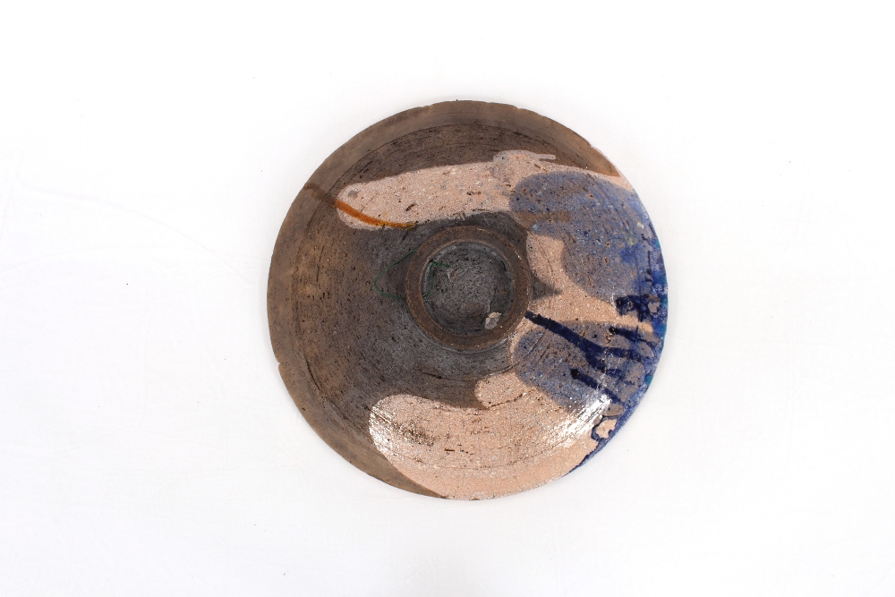 A brown and blue glazed pottery plate, with raised decoration possibly Harriet Colridge, 29cm - Bild 2 aus 4