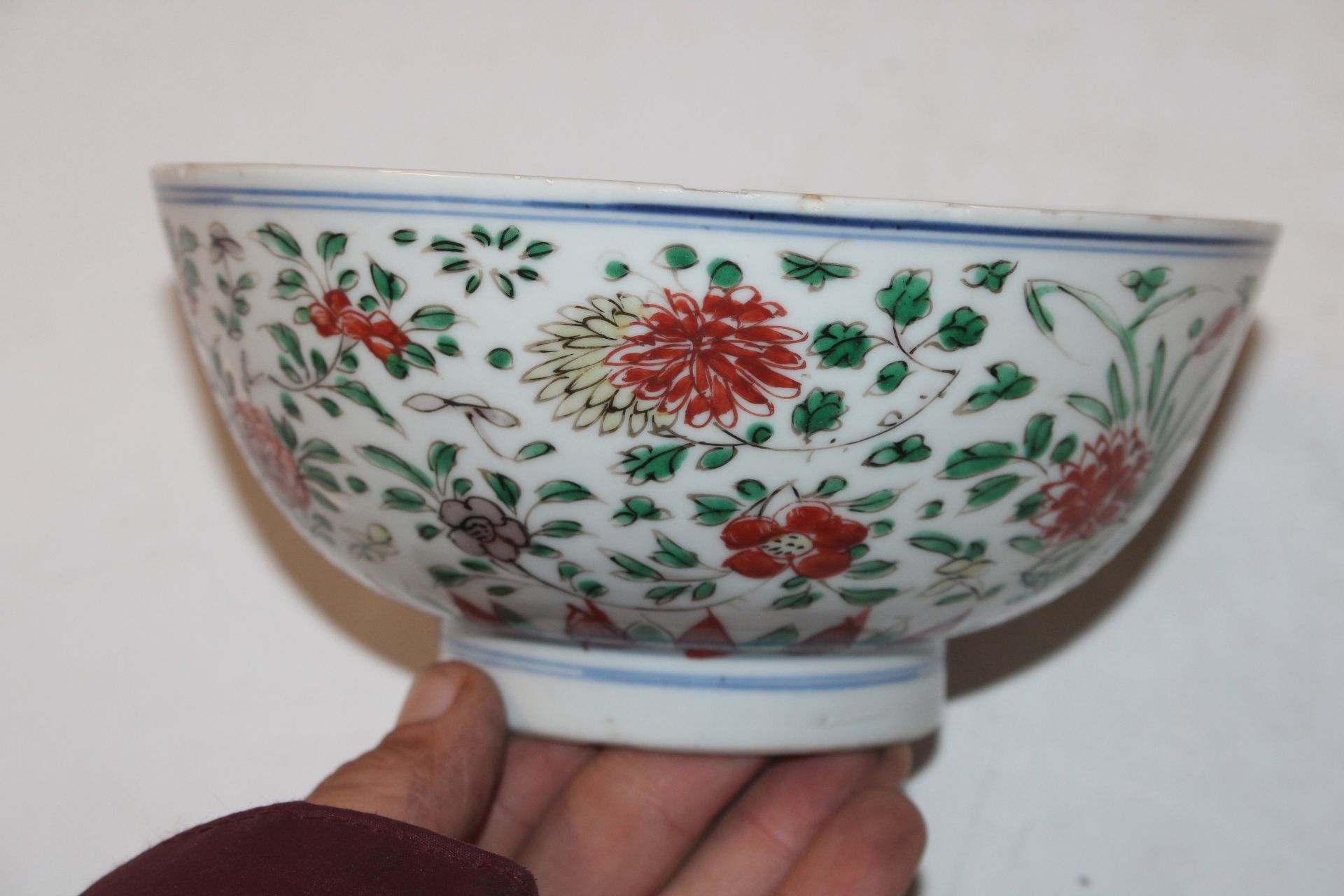 A Chinese floral decorated bowl with six character - Image 2 of 14