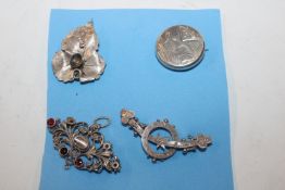 Four antique Sterling silver brooches, appro. tota