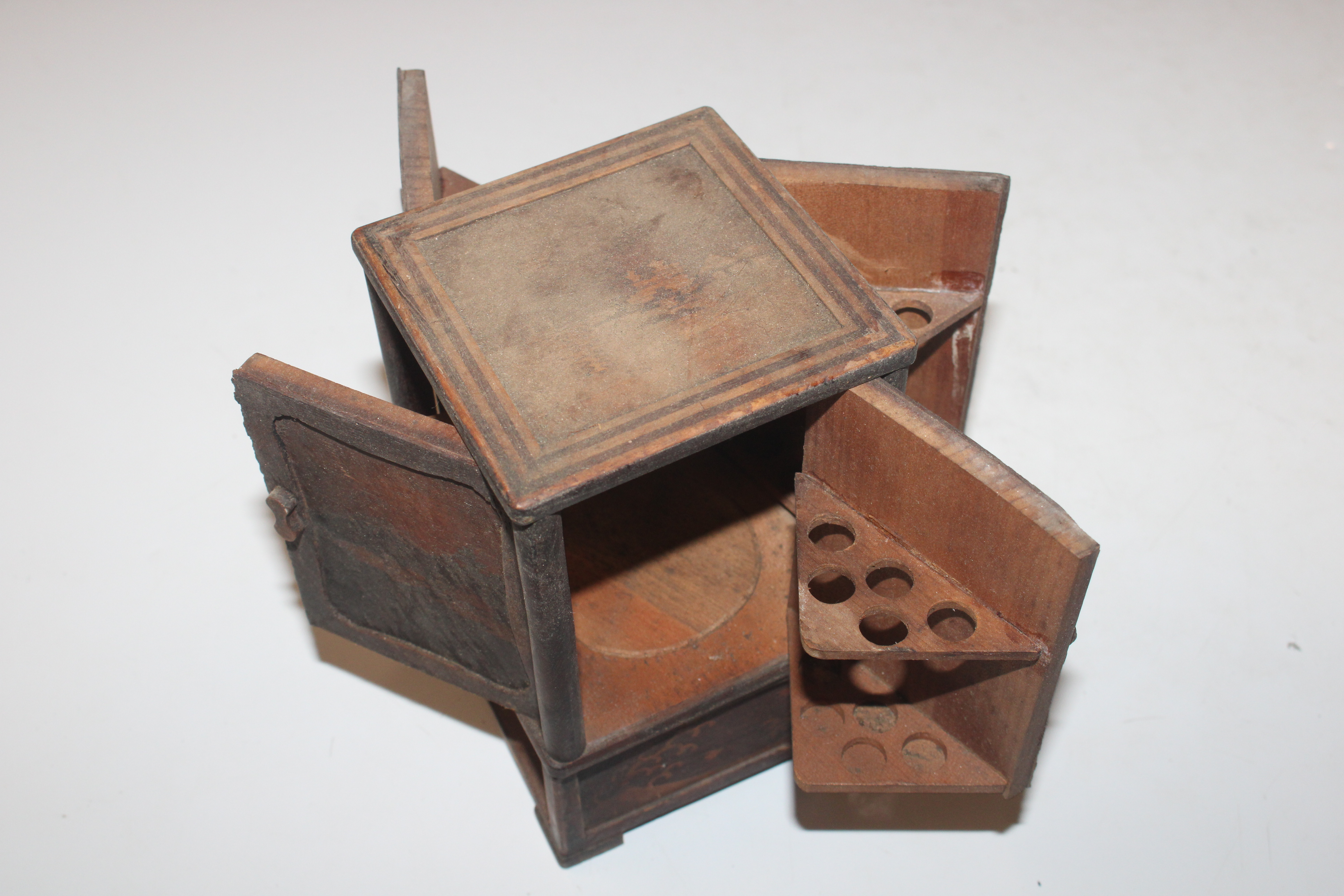 A box of various wooden items to include cigarette - Image 24 of 26