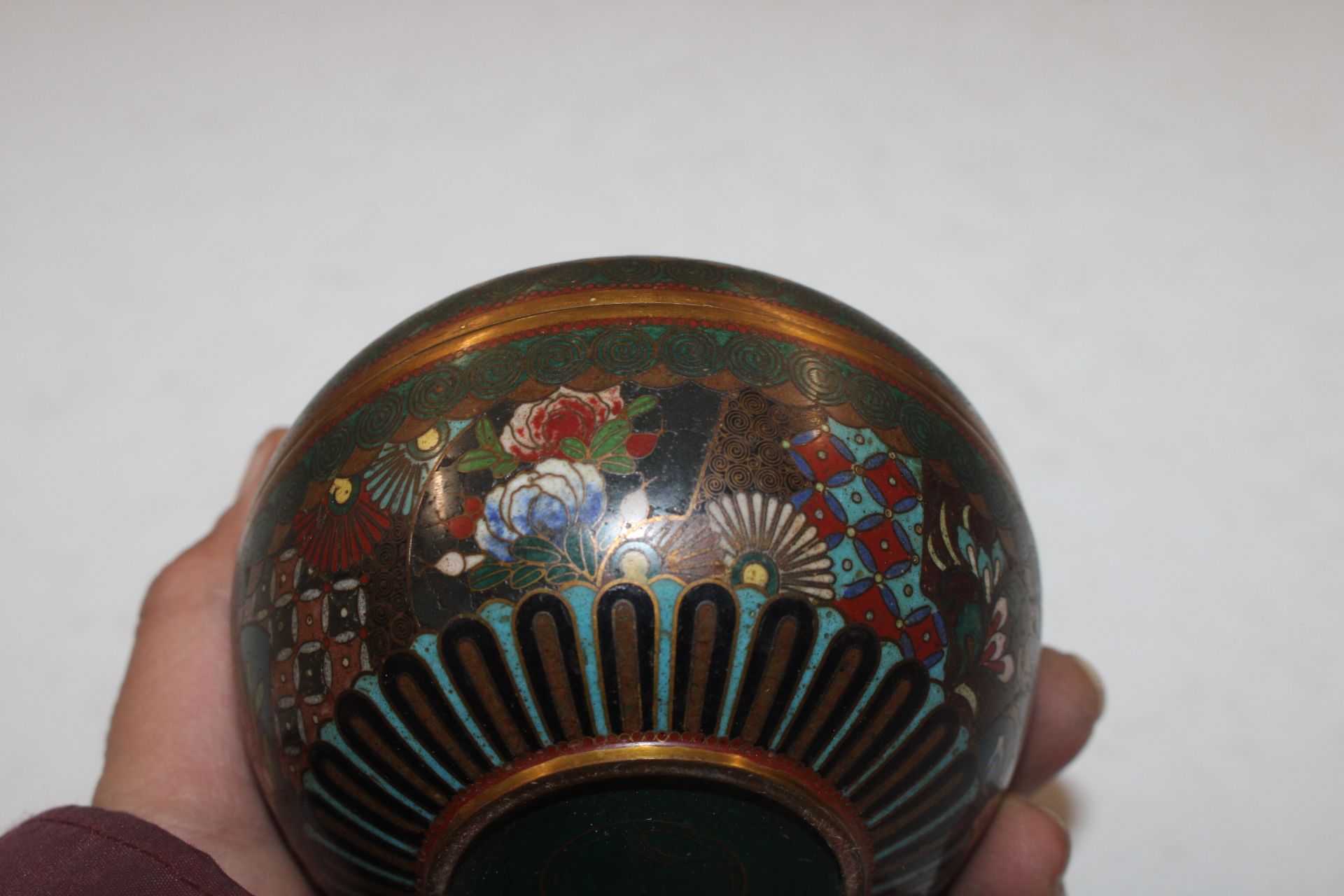 A Chinese floral decorated bowl with six character - Image 12 of 14