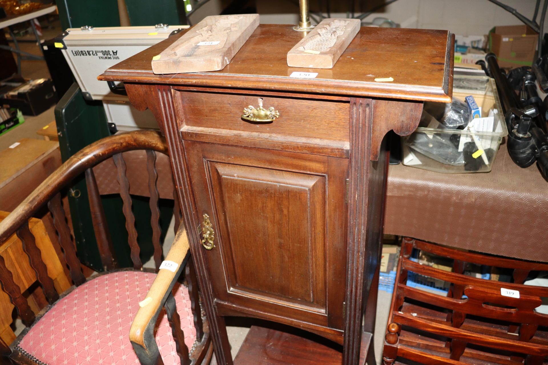 An Edwardian mahogany bathroom cabinet  / shaving stand, fitted adjustable mirror, single drawer - Image 2 of 2