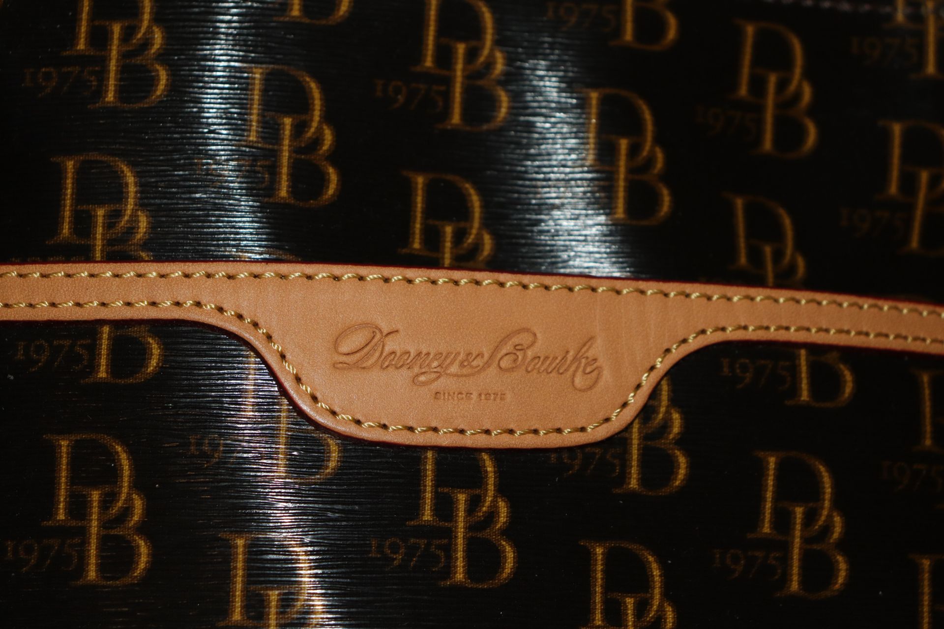 A Dooney & Bourke cross body bag and purse - Image 2 of 3