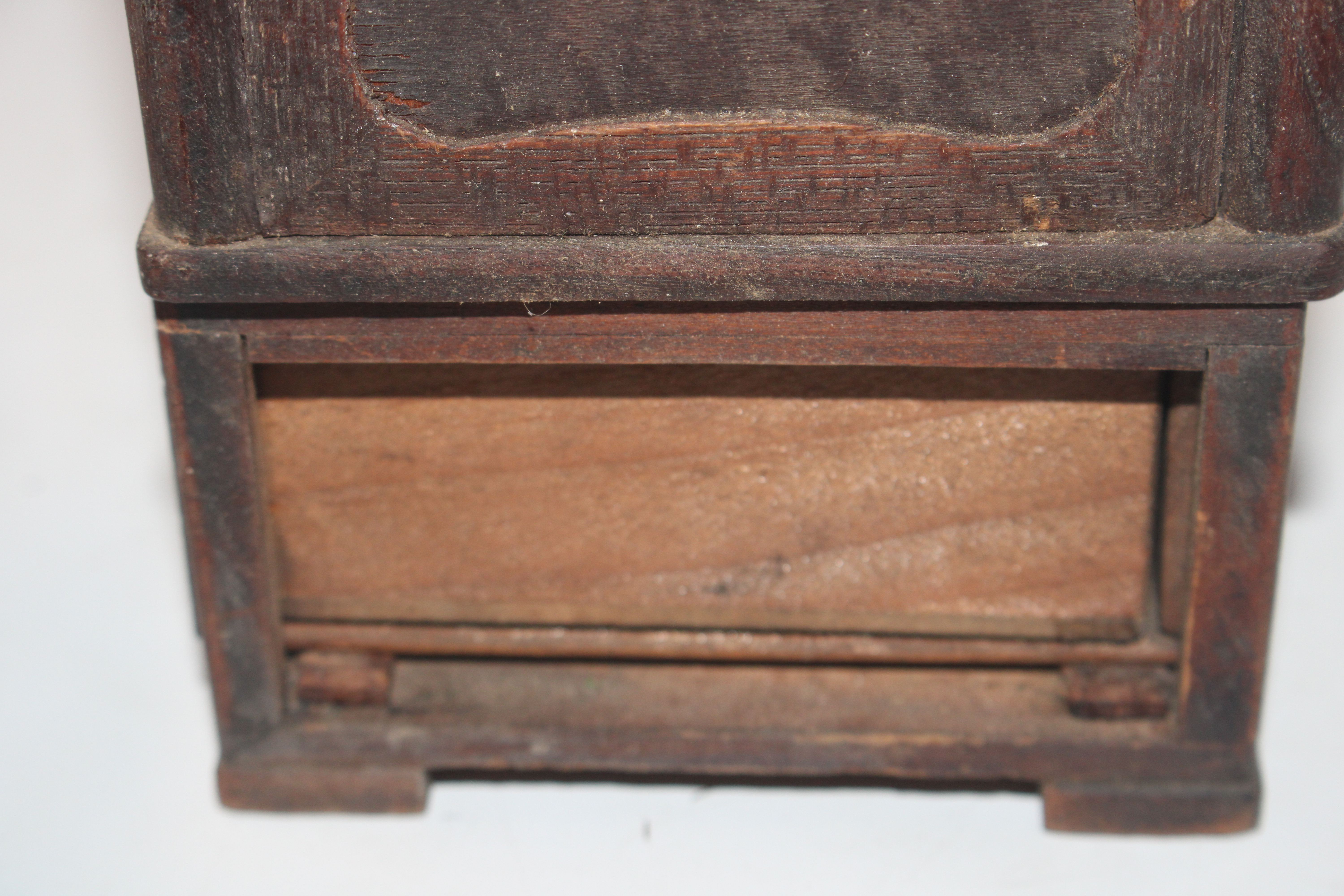 A box of various wooden items to include cigarette - Image 22 of 26