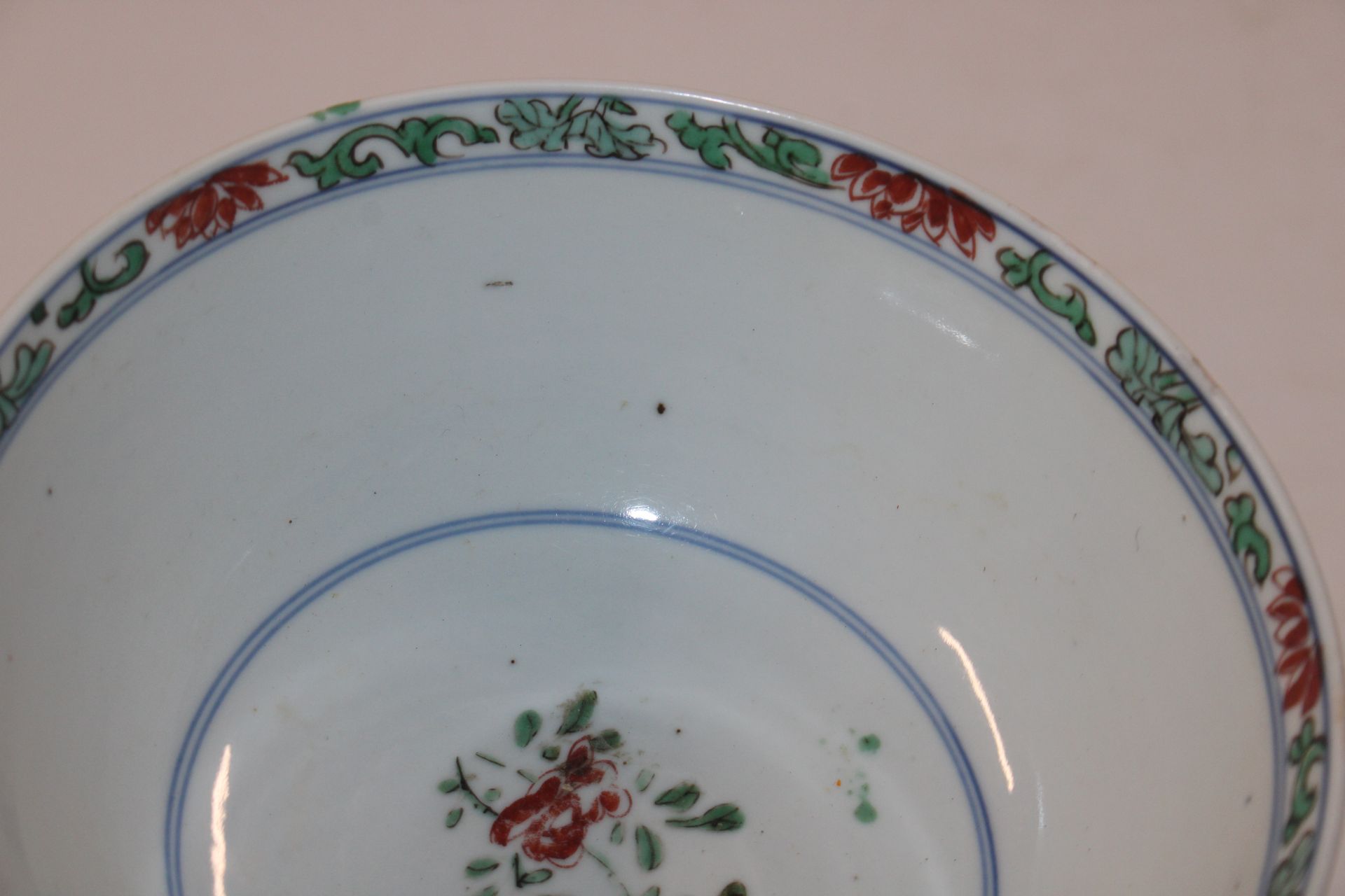 A Chinese floral decorated bowl with six character - Image 8 of 14