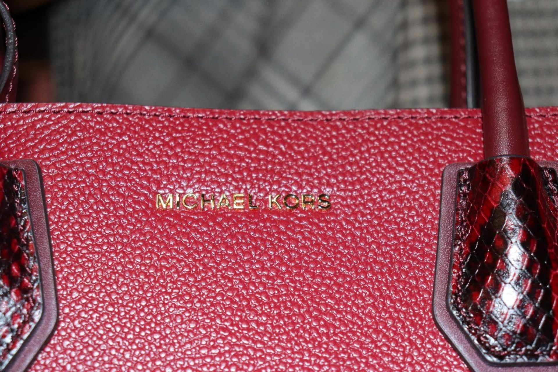 A Michael Kors wine coloured bag and purse - Image 3 of 6