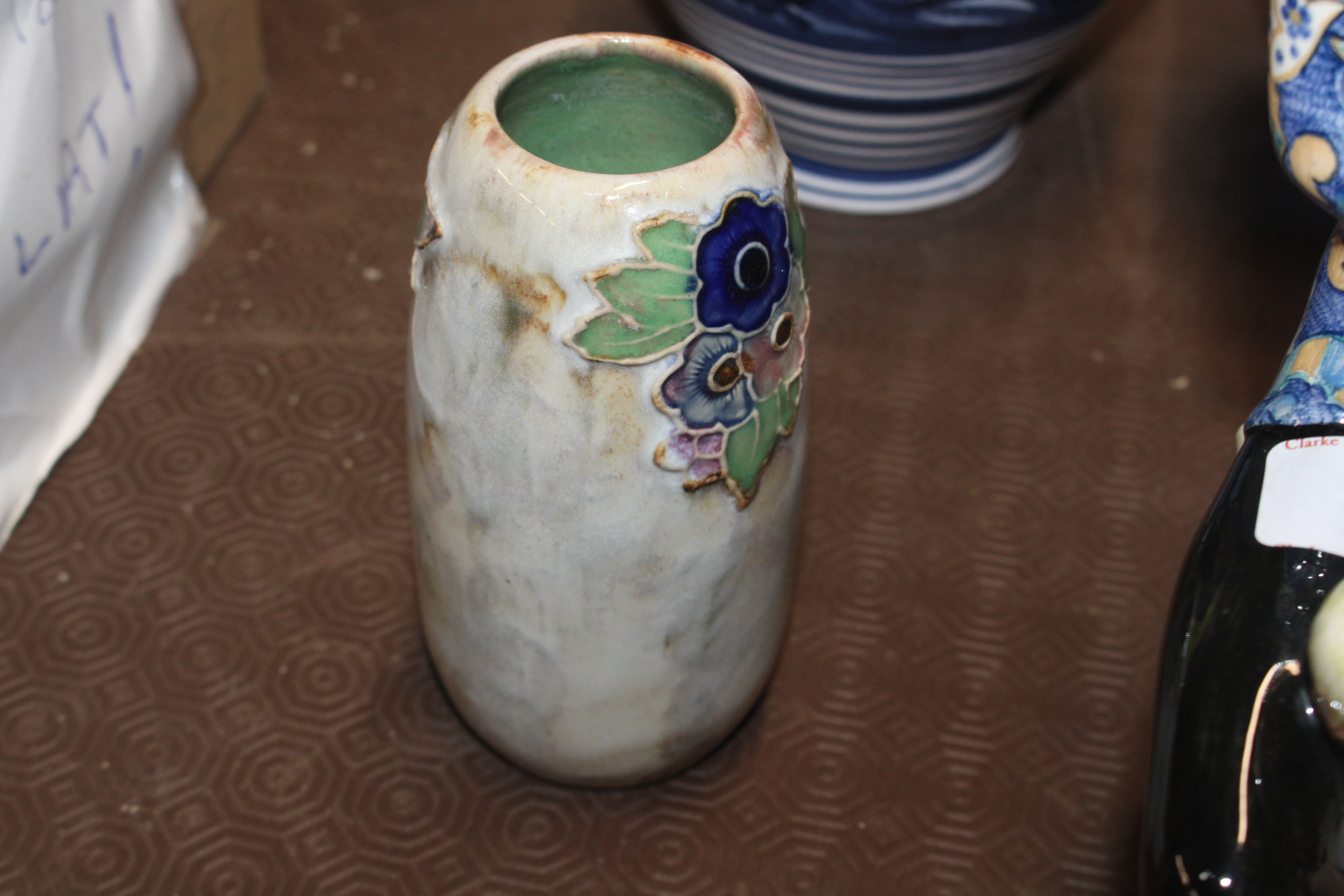 Two Royal Doulton stoneware vases, having raised f - Bild 9 aus 11