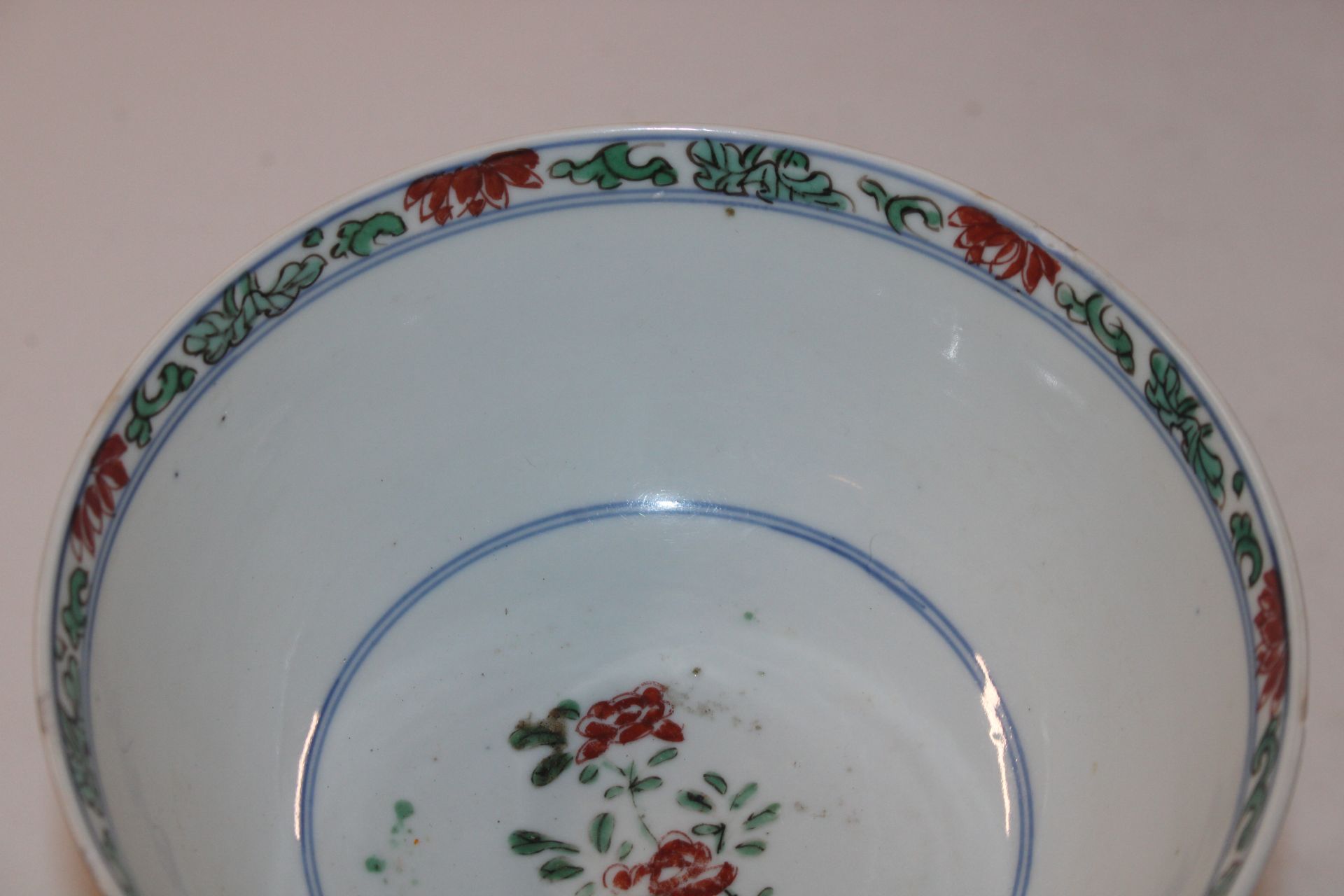 A Chinese floral decorated bowl with six character - Image 7 of 14