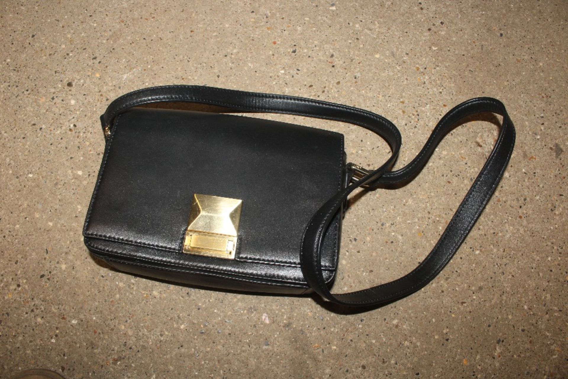 Four designer leather ladies cross body handbags - Image 2 of 9
