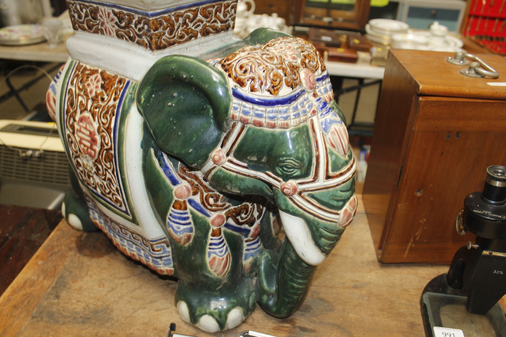 A china elephant stand - Image 2 of 3