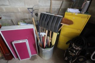 A galvanised dustbin and contents of various tools