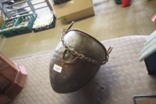 A small metal hanging pot (179)