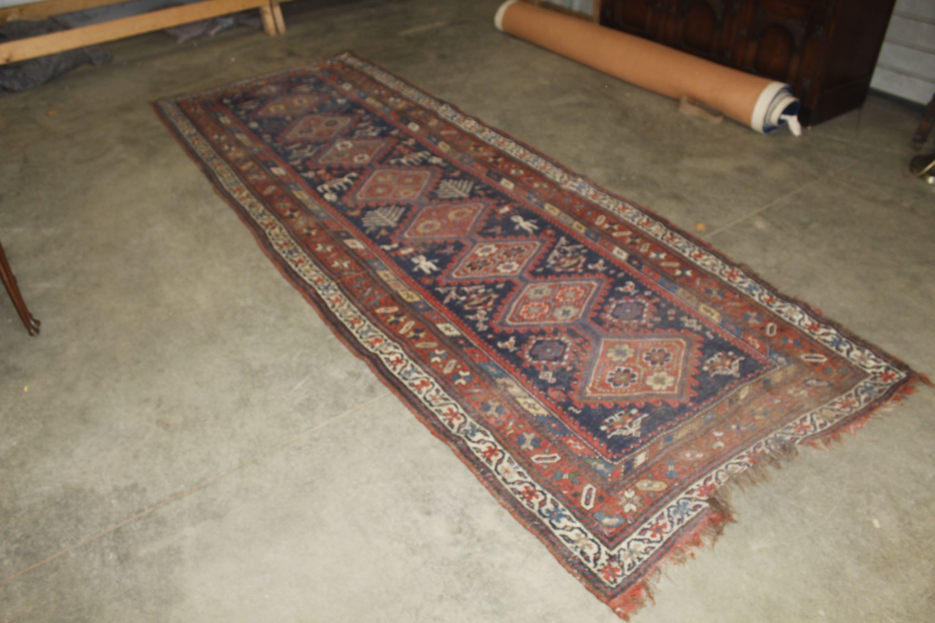 An eastern Caucasian patterned rug AF approx. 11'3