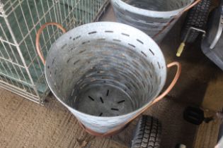 A twin handled galvanised oyster bucket (37)