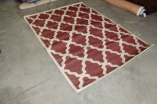 A modern Habitat rug approx. 7'4" x 5'3"