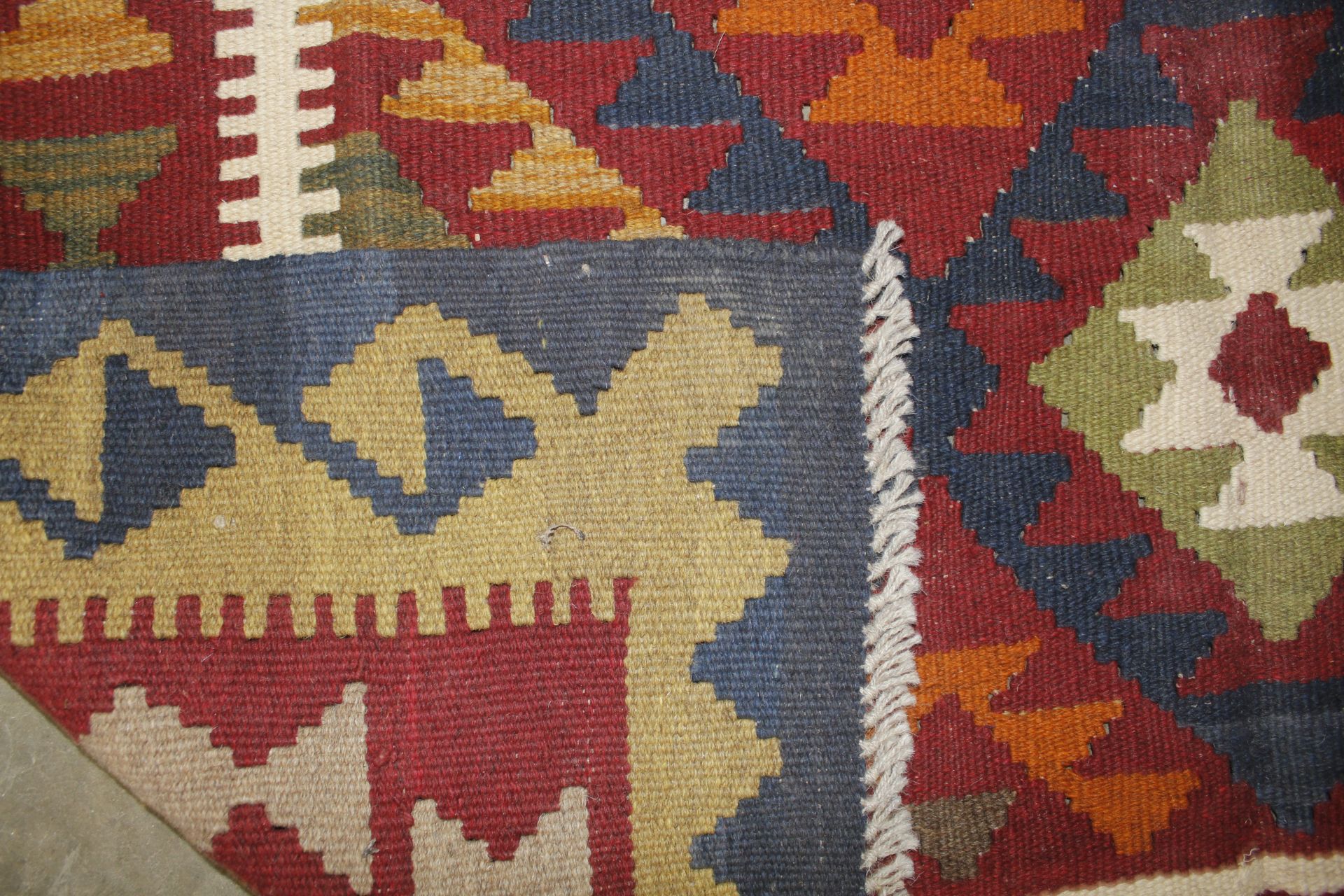 A Maimana Kilim rug approx. 6'5" x 4'9 - Image 3 of 3