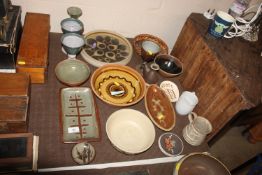 A collection of miscellaneous Studio pottery to in