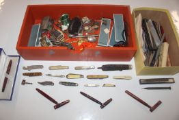 Two boxes of various small sundry items including