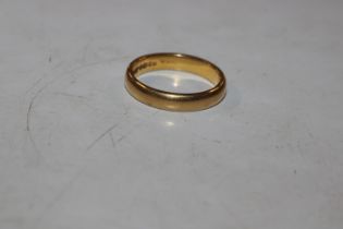 A 22ct gold wedding band, ring size O/P, approx. 5