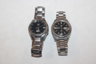 Two gentleman's Seiko 5 wrist watches