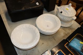 A quantity of white glazed Marks & Spencer Home di