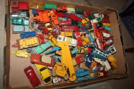 A tray of various mostly play-worn die-cast toys