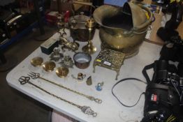 A collection of brassware to include coal scuttle,