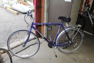 A gents Ridgeback bicycle