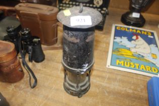 A Davey miners lamp