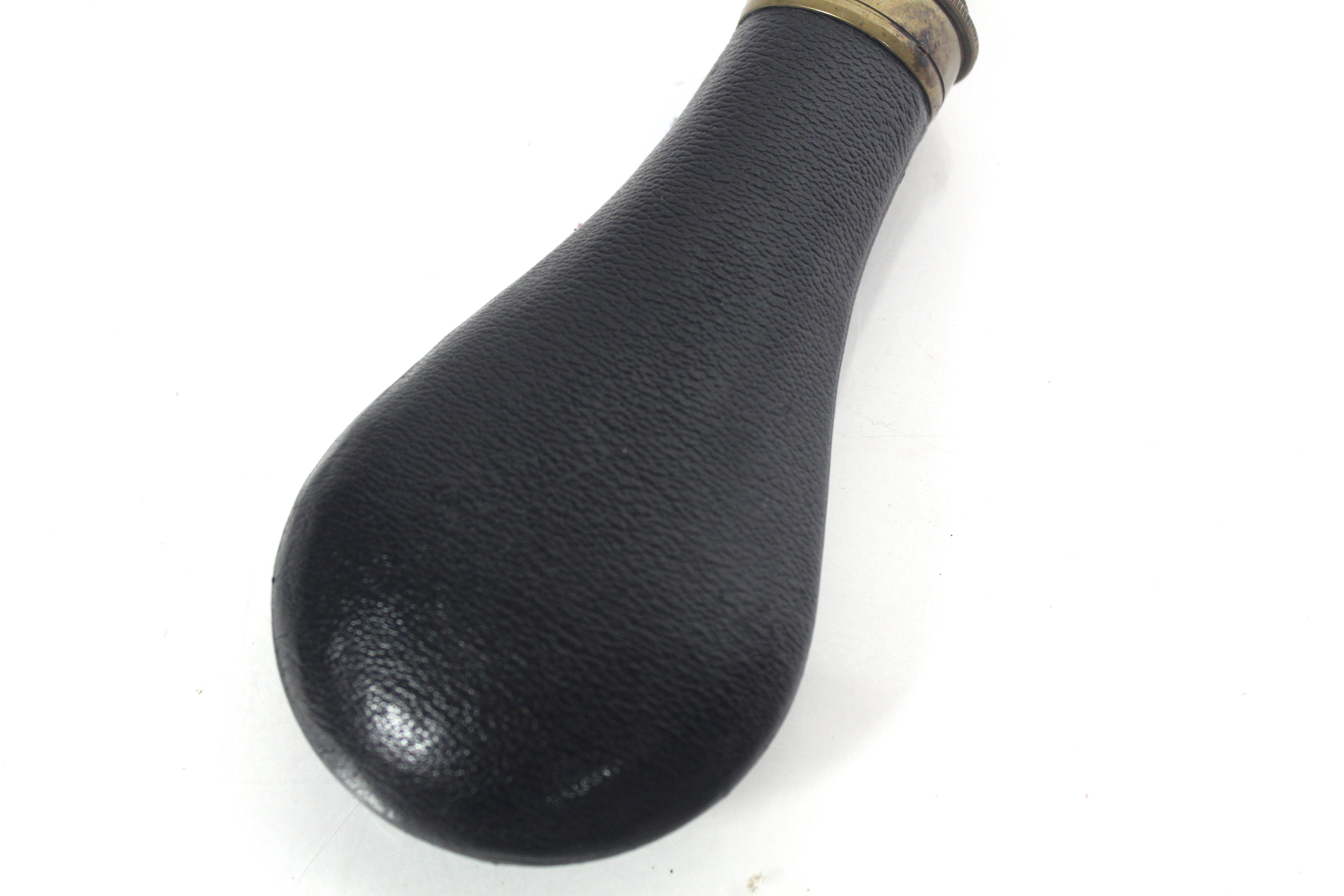 A leather covered rifle powder flask by Parker Hal - Bild 4 aus 11